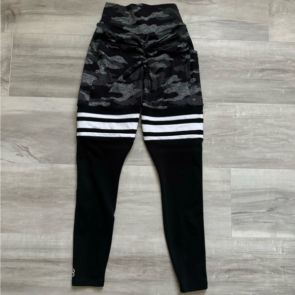 Bombshell Sportswear Thigh high leggings - Picture 6 of 9